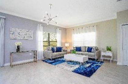 Spacious 5Bd Close to Disney @Champions Gate 1012 - image 11