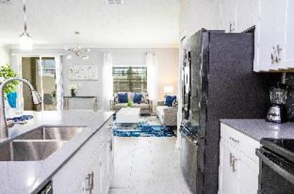 Spacious 5Bd Close to Disney @Champions Gate 1012 - image 17