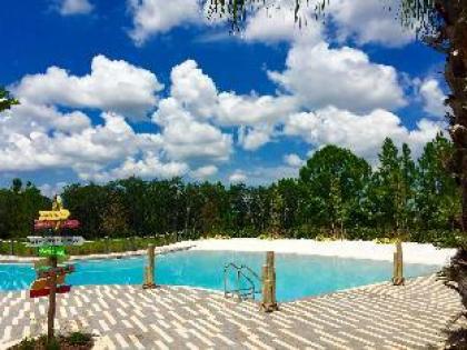 Splendid Four Bedroom Home w/ Pool @Festival 154 - image 10