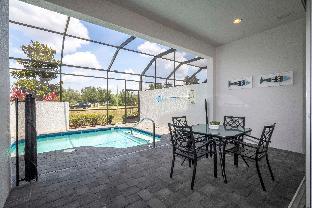 Splendid Four Bedroom Home w/ Pool @Festival 154 - image 4