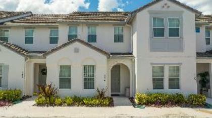 Splendid Four Bedroom Home w/ Pool @Festival 154 - image 6