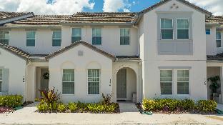 Splendid Four Bedroom Home w/ Pool @Festival 154 - image 6