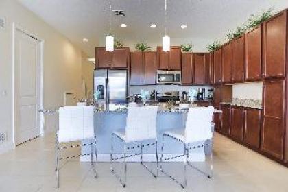 Splendid Four Bedroom Home w/ Pool @Festival 154 - image 7