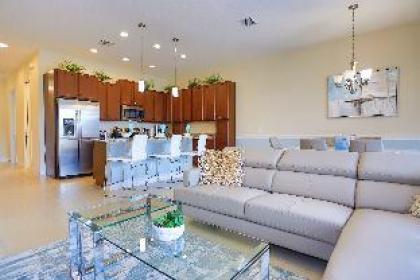 Splendid Four Bedroom Home w/ Pool @Festival 154 - image 9