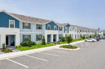 Splendid 5 Bd w/ Screened Pateo & Pool @ Windsor Westside 8921 - image 11