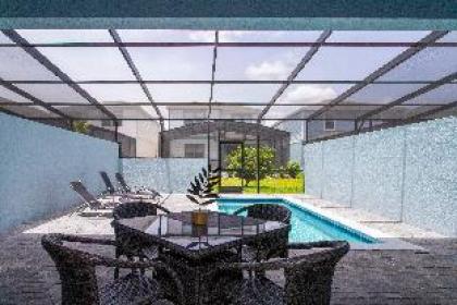Splendid 5 Bd w/ Screened Pateo & Pool @ Windsor Westside 8921 - image 16