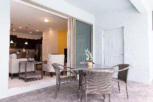 Splendid 5 Bd w/ Screened Pateo & Pool @ Windsor Westside 8921 - image 3