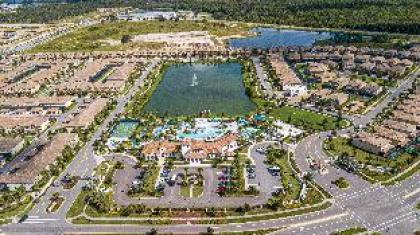 Splendid 5 Bd w/ Screened Pateo & Pool @ Windsor Westside 8921 - image 5