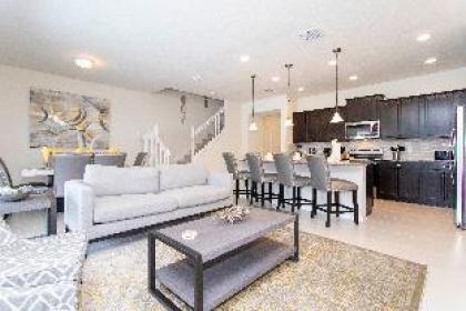 Splendid 5 Bd w/ Screened Pateo & Pool @ Windsor Westside 8921 - image 8