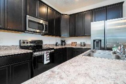 Splendid 4Bd Close to Disney @ Holly Village 132 - image 10
