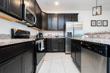 Splendid 4Bd Close to Disney @ Holly Village 132 - image 13
