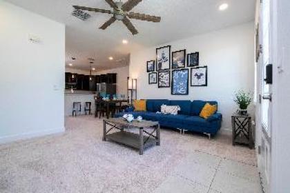 Splendid 4Bd Close to Disney @ Holly Village 132 - image 5