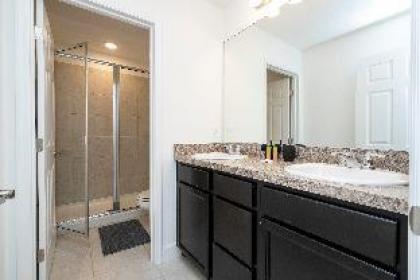 Splendid 4Bd Close to Disney @ Holly Village 132 - image 7