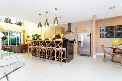 Stunning 4Bd Close to Disney @ Magic Village 7614 - image 7