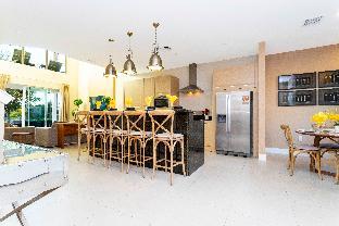 Stunning 4Bd Close to Disney @ Magic Village 7614 - image 7