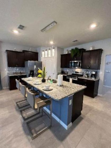 Stunning 5Bd w/ Pool Close to Disney @ Solterra 7829 - image 12