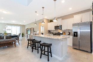Stunning 6Bd w/ Pool Near Disney @ Solterra 7211 - main image