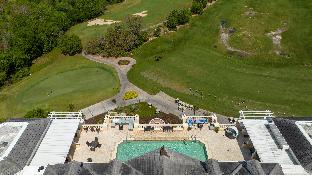 Stunning 5 Bd Home w/ Pool Close to Disney 7420 - image 6