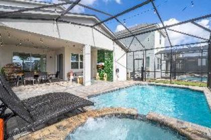 Wonderful 6 Bd w/ Game Room and Pool @ Solara Resort 8991 - image 17
