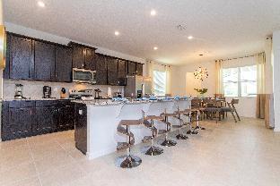 Wonderful 6 Bd w/ Game Room and Pool @ Solara Resort 8991 - image 4
