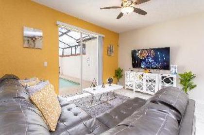 Stunning Four Bedroom w/ Screened Pool Close to Disney 1559 - image 18