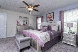 Stunning Four Bedroom w/ Screened Pool Close to Disney 1559 - image 7