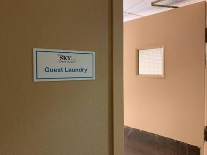 Perfect Place Suite Apt 2 Queen Beds FREE Parking - image 21