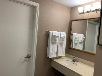 Perfect Place Suite Apt 2 Queen Beds FREE Parking - image 29