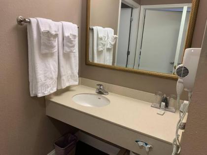 Perfect Place Suite Apt 2 Queen Beds FREE Parking - image 30