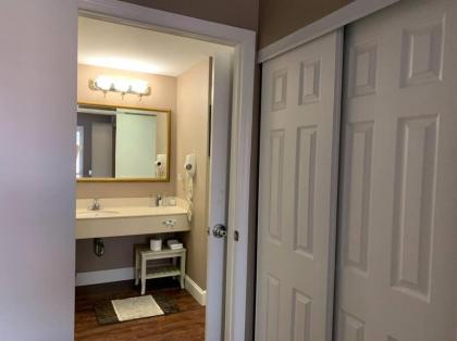 Perfect Place Suite Apt 2 Queen Beds FREE Parking - image 9