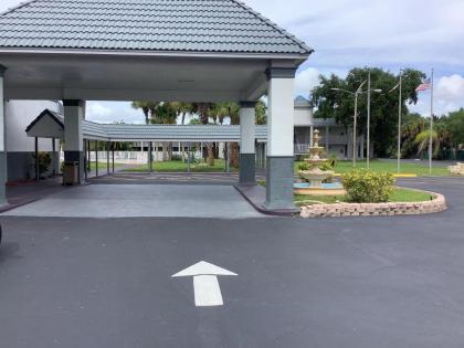 Heritage Park Inn - image 4