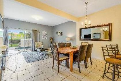 Vista: Beautiful 3 Bedroom TH in Gated Resort Comm - image 10