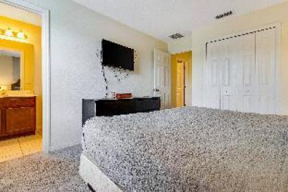 Vista: Beautiful 3 Bedroom TH in Gated Resort Comm - image 13