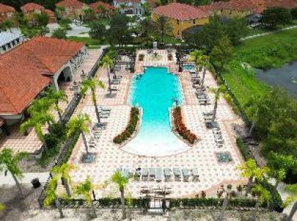 Vista: Beautiful 3 Bedroom TH in Gated Resort Comm - image 18