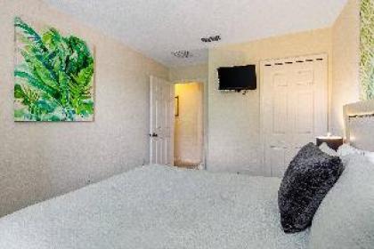 Vista: Beautiful 3 Bedroom TH in Gated Resort Comm - image 19