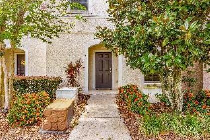Vista: Beautiful 3 Bedroom TH in Gated Resort Comm - image 6