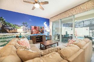Sunny Retreat-Colorful Home Pool Great Location - image 4