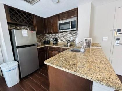 2BR Condo 1 mile from Universal - image 8