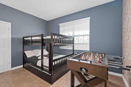 SUPER BIG- SLEEPs 30 w POOL & GAME ROOM - image 10