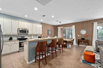 SUPER BIG- SLEEPs 30 w POOL & GAME ROOM - image 13