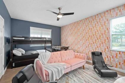 SUPER BIG- SLEEPs 30 w POOL & GAME ROOM - image 9