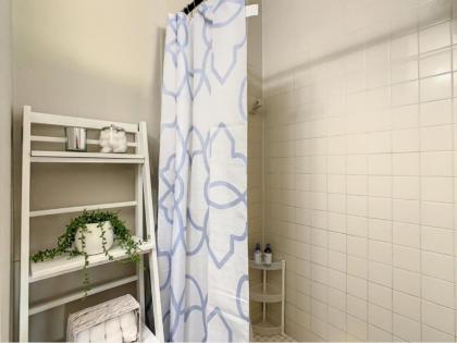 Charming Lakeview Retreat II only 5 Min Sea World - image 10