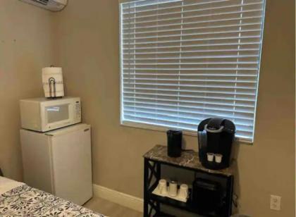 Charming Lakeview Retreat II only 5 Min Sea World - image 11