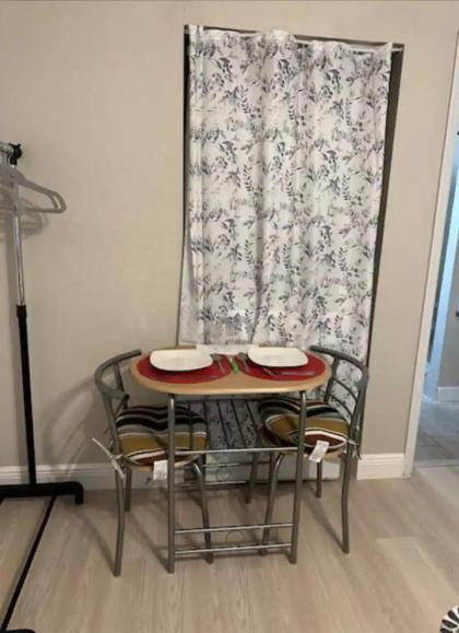 Charming Lakeview Retreat II only 5 Min Sea World - image 16