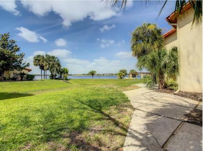 Charming Lakeview Retreat II only 5 Min Sea World - image 20