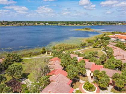 Charming Lakeview Retreat II only 5 Min Sea World - image 22