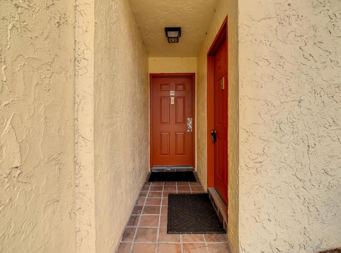 Charming Lakeview Retreat II only 5 Min Sea World - image 3