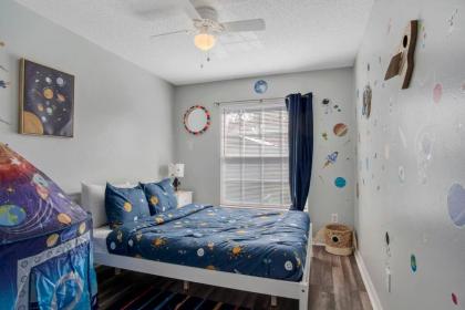 Cozy Orlando Stay With garden & Next to Disney Springs - image 5