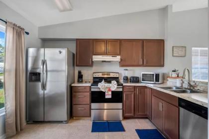Cozy Orlando Stay With garden & Next to Disney Springs - image 9