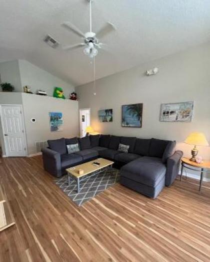 A beautiful home in a peaceful community - image 12